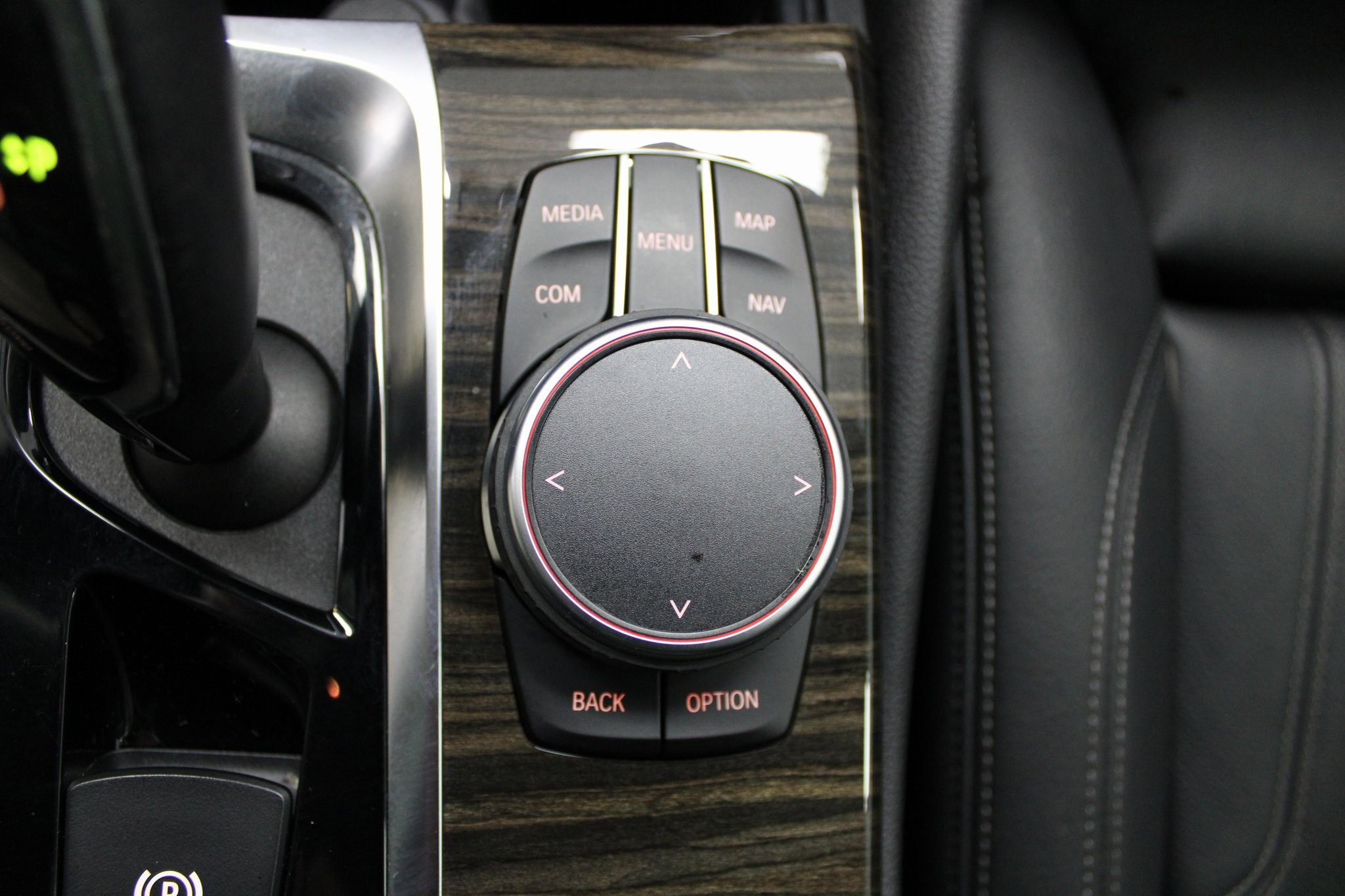 Used 2019 BMW 530i w/ Convenience Package image 40