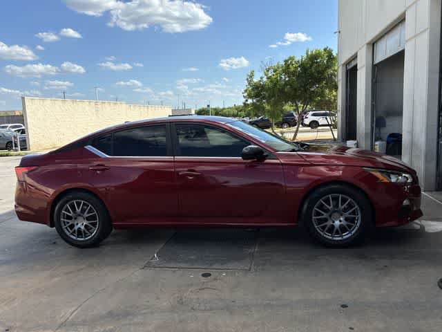 Used 2019 Nissan Altima 2.5 SR FWD image 7