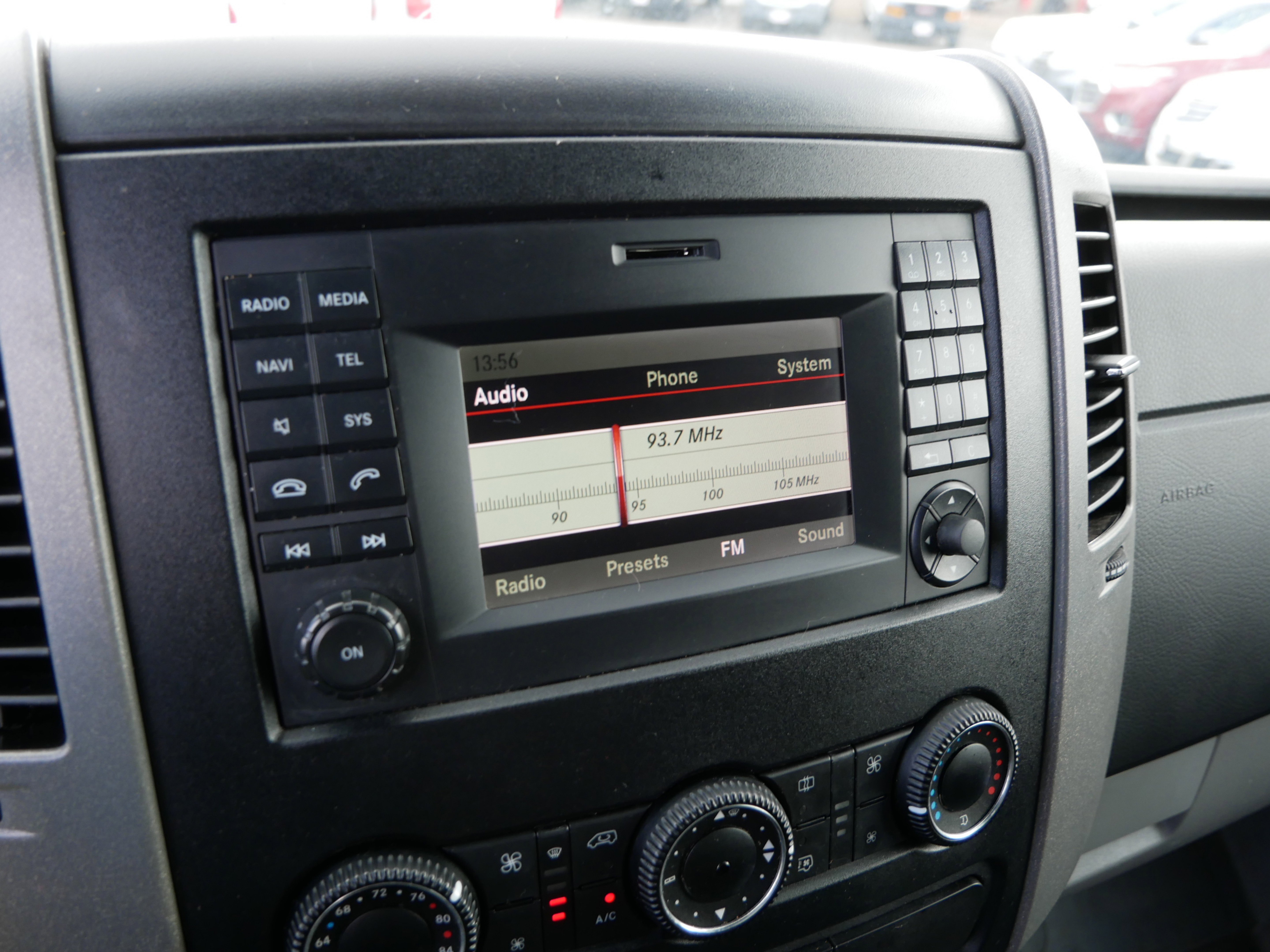 Used 2015 Freightliner Sprinter 3500 image 27