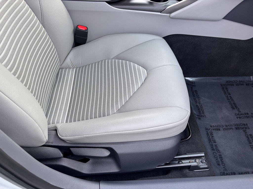 Used 2024 Toyota Camry SE FWD image 32