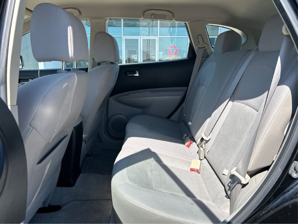 Used 2014 Nissan Rogue S FWD image 10