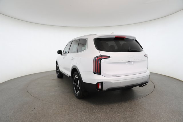 Used 2023 Kia Telluride EX w/ EX Captain's Chair Package image 12