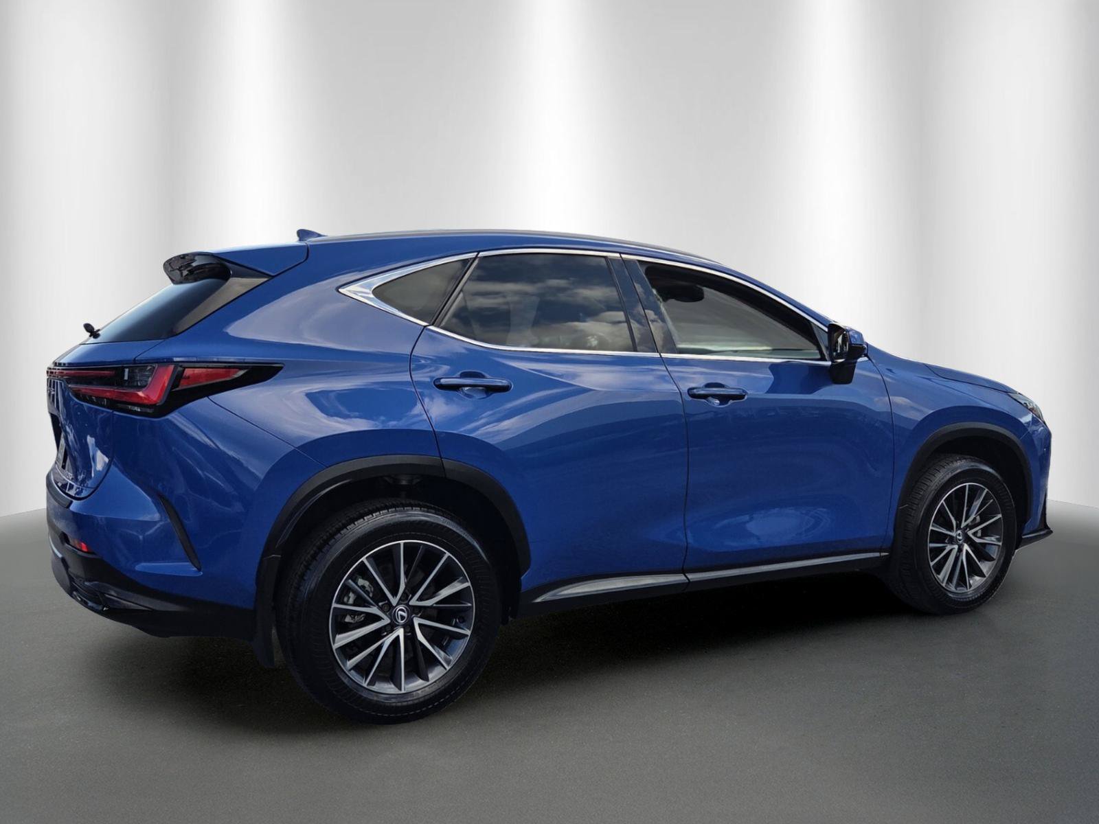 Used 2025 Lexus NX 250 FWD w/ Towing Package (2000 Lbs) image 7