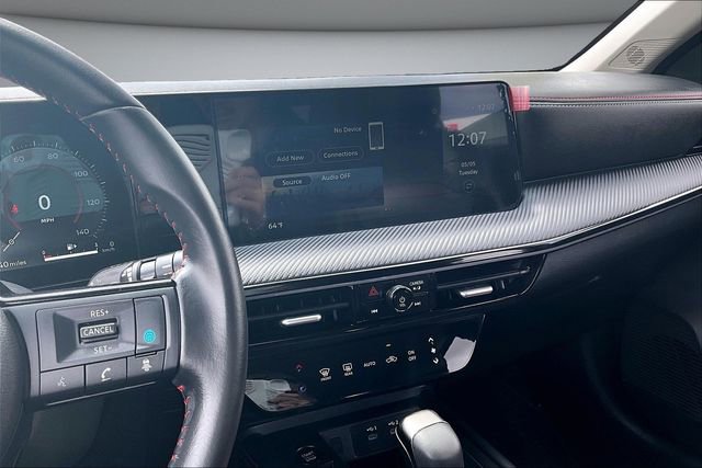Certified 2025 Nissan Kicks SR AWD/4WD image 9