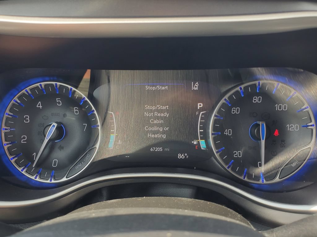 Used 2024 Chrysler Pacifica Touring-L FWD image 12