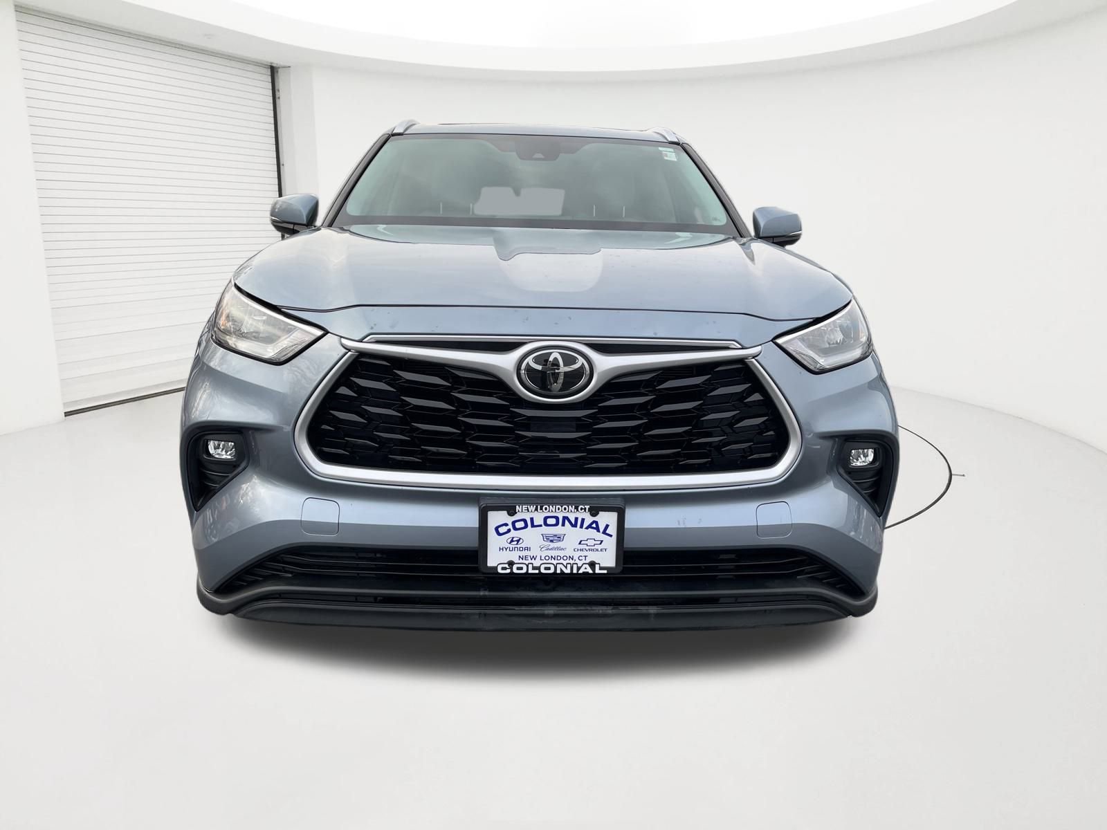 Used 2020 Toyota Highlander XLE AWD/4WD image 6
