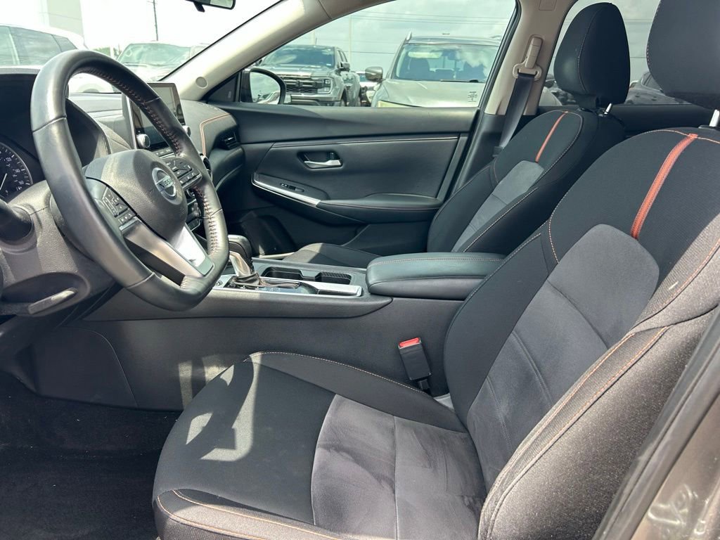 Certified 2023 Nissan Sentra SR FWD image 10