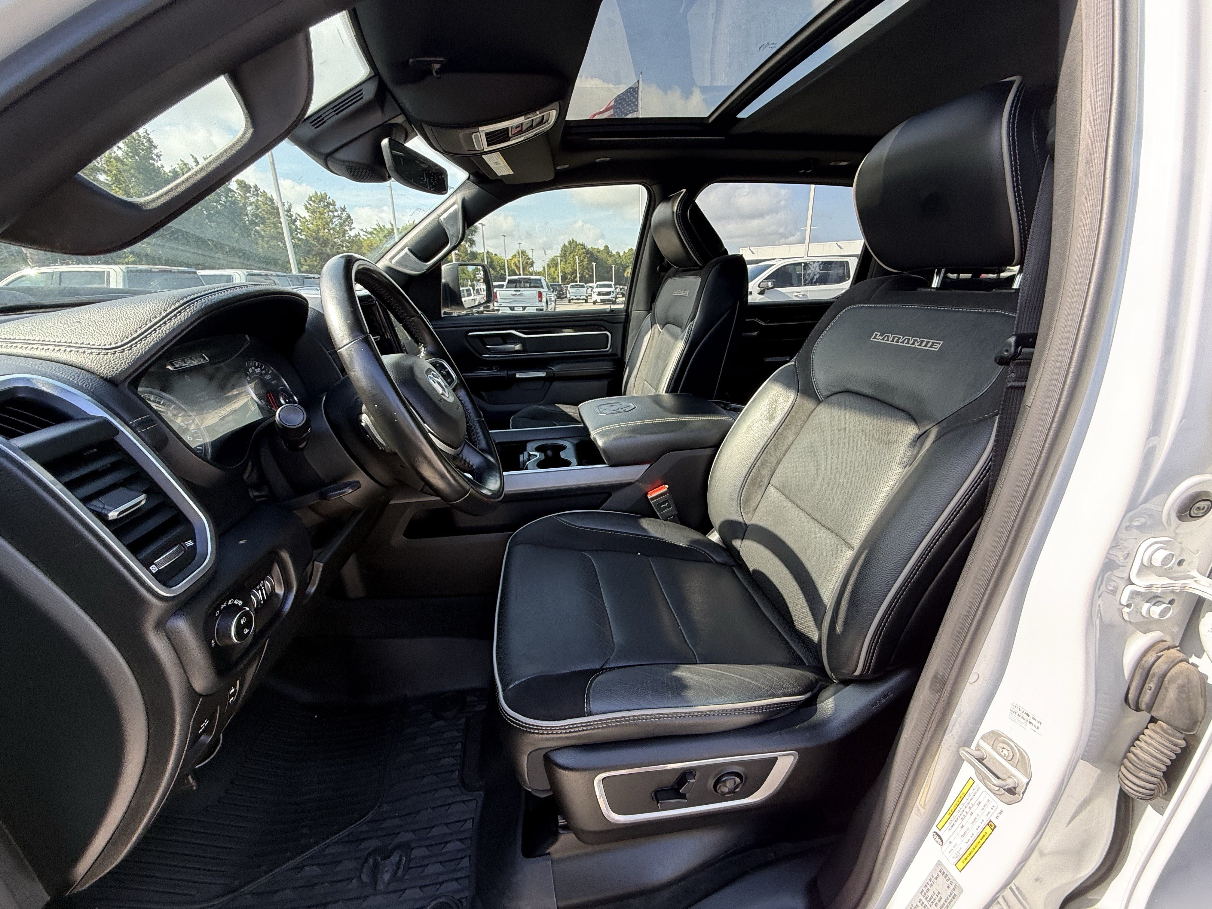 Used 2021 RAM 1500 Laramie w/ Sport Appearance Package AWD/4WD image 28