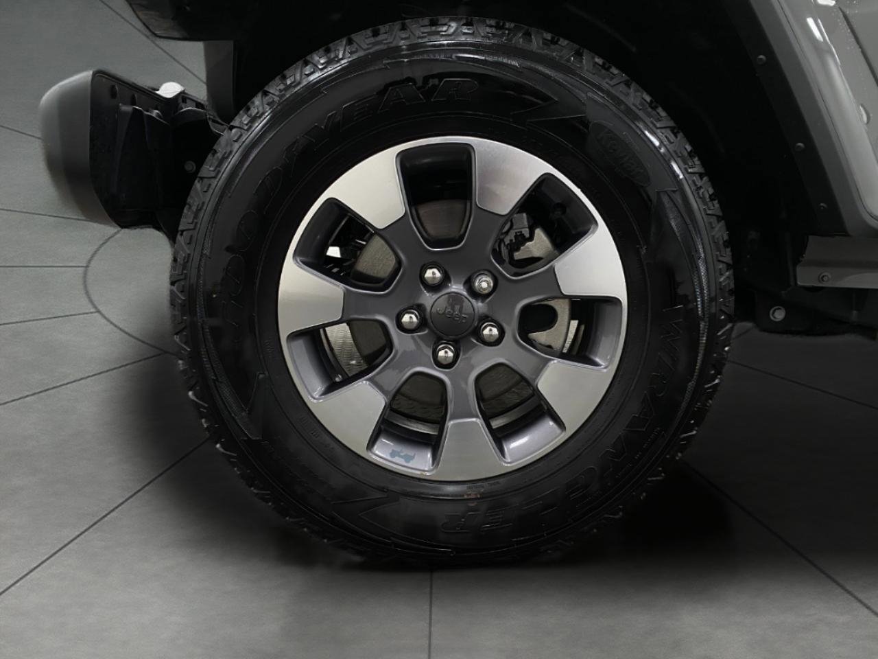 Used 2023 Jeep Wrangler Unlimited Sahara w/ Cold Weather Group AWD/4WD image 13