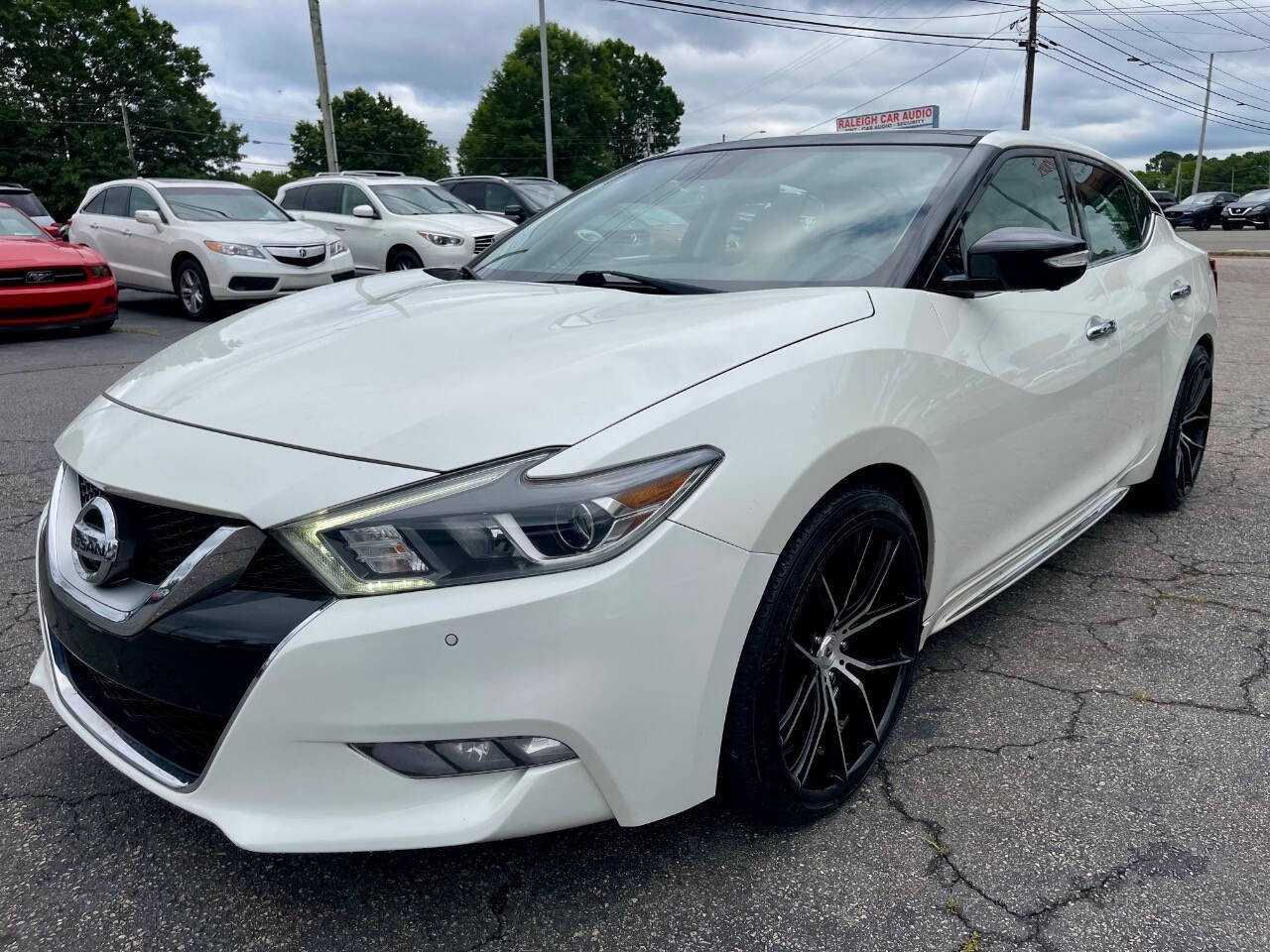 Used 2017 Nissan Maxima Platinum image 2