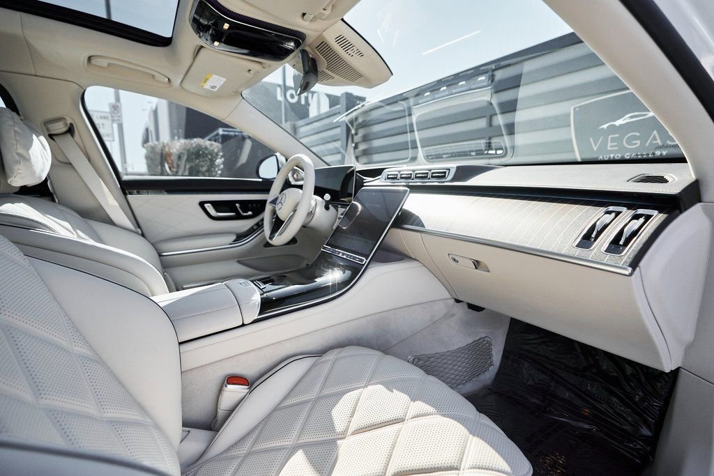 Used 2025 Mercedes-Benz Maybach S 680 4MATIC image 43