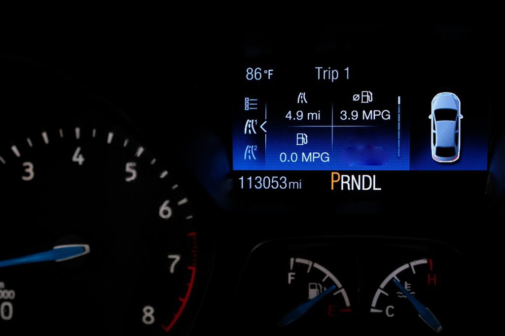 Used 2018 Ford Focus SE w/ SE Appearance Package FWD image 21