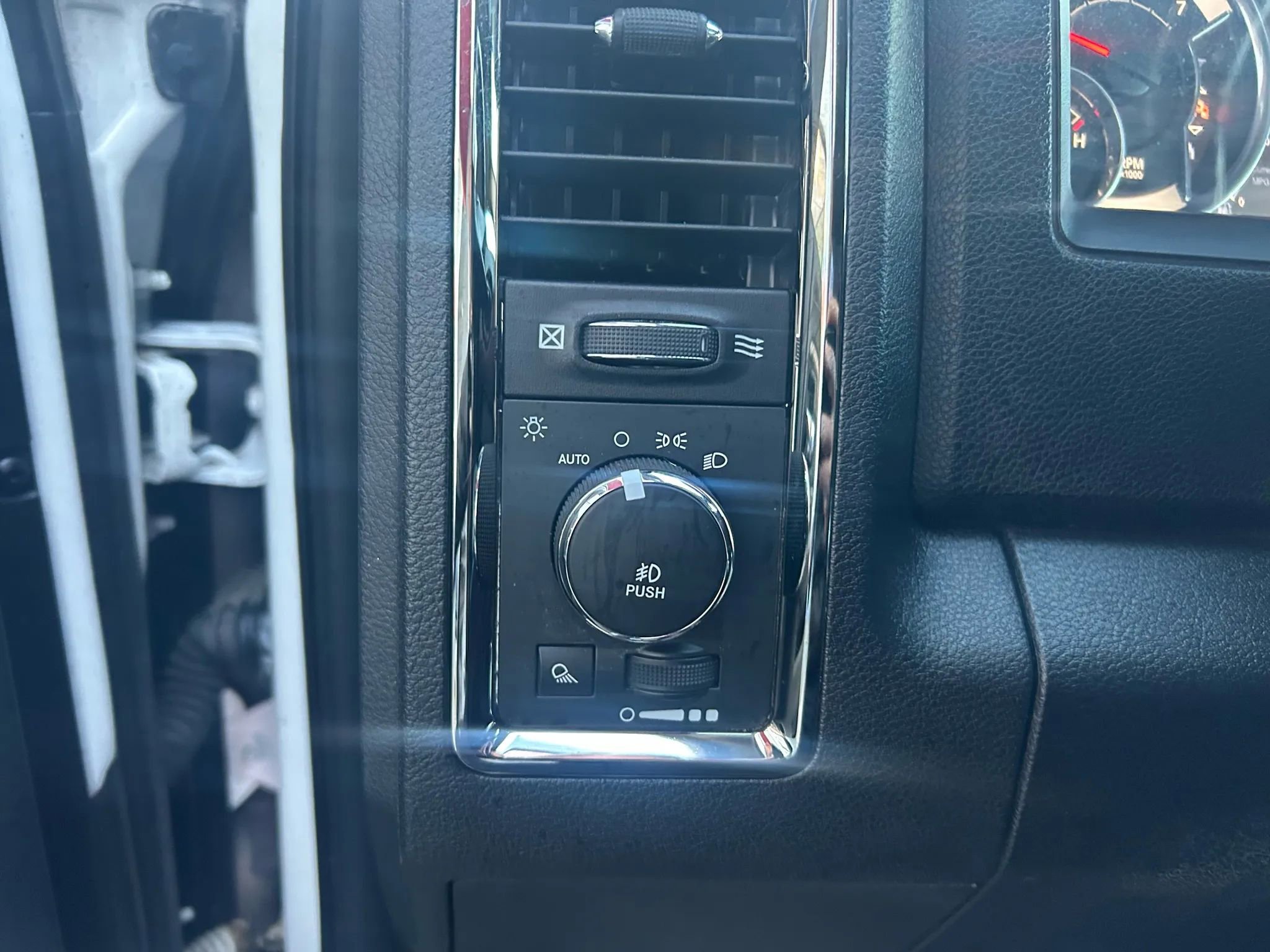 Used 2016 RAM 1500 Sport image 15