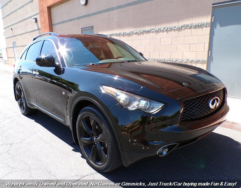 Used 2017 INFINITI QX70 AWD w/ Premium Package image 1