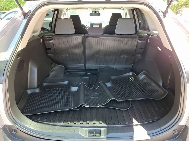 Used 2022 Toyota RAV4 XLE AWD/4WD image 29