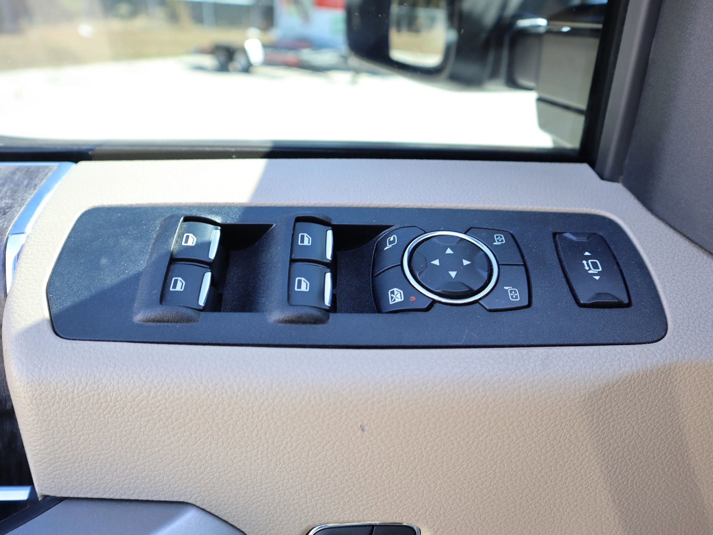 Used 2019 Ford F350 Lariat w/ Lariat Ultimate Package image 24