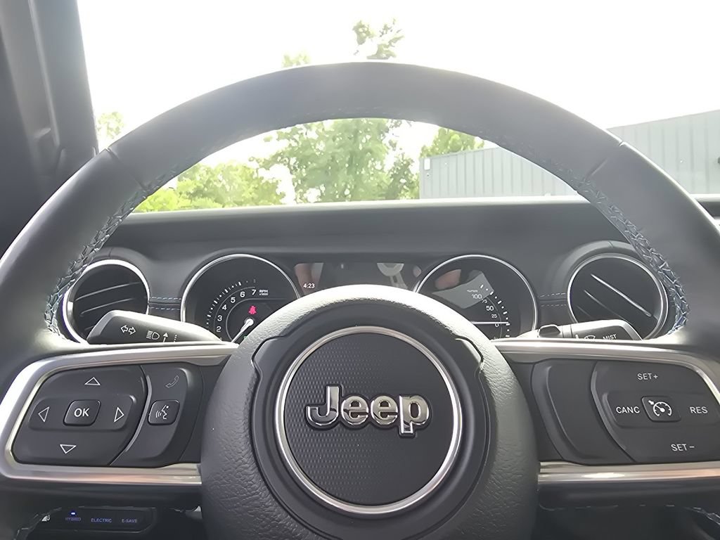 Used 2023 Jeep Wrangler Unlimited Rubicon 4xe w/ Cold Weather Group AWD/4WD image 26