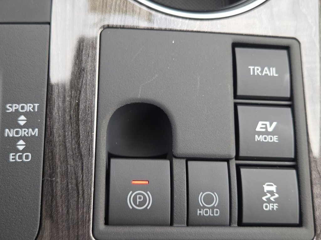 New 2026 Toyota Highlander Platinum image 11