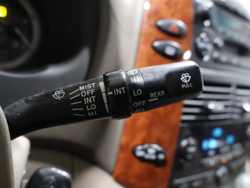 Used 2005 Toyota Sienna XLE image 28