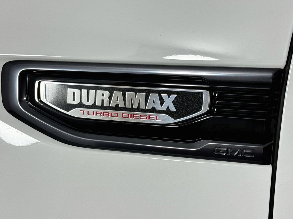 Used 2024 GMC Sierra 1500 AT4 w/ Technology Package AWD/4WD image 9