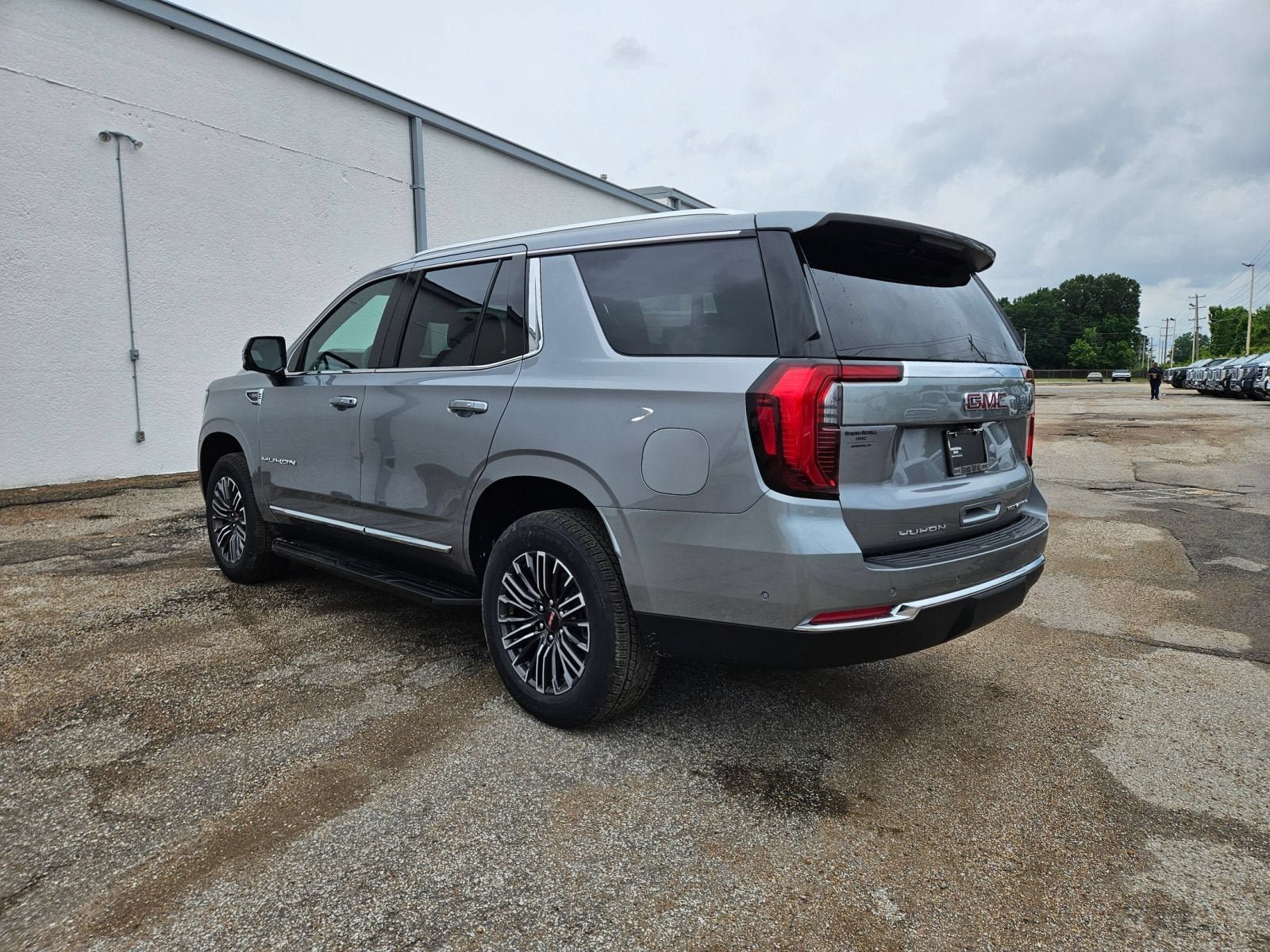 New 2026 GMC Yukon Elevation AWD/4WD image 3