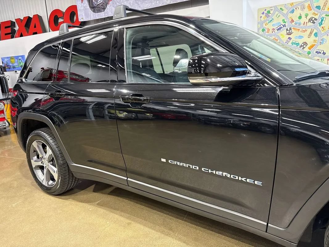 Used 2023 Jeep Grand Cherokee 4WD 4xe image 50