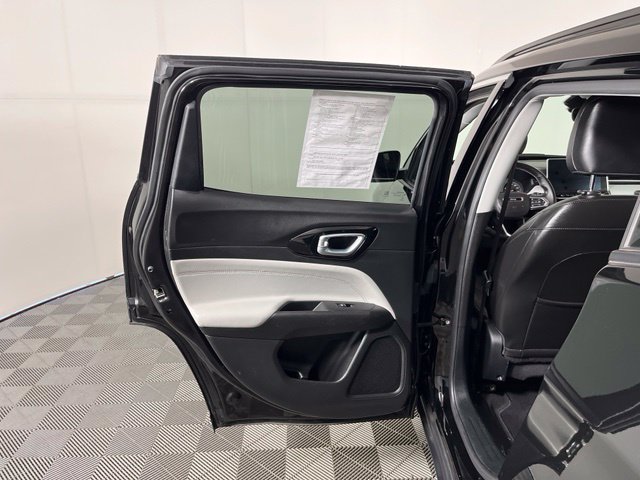 Used 2022 Jeep Compass Limited AWD/4WD image 37