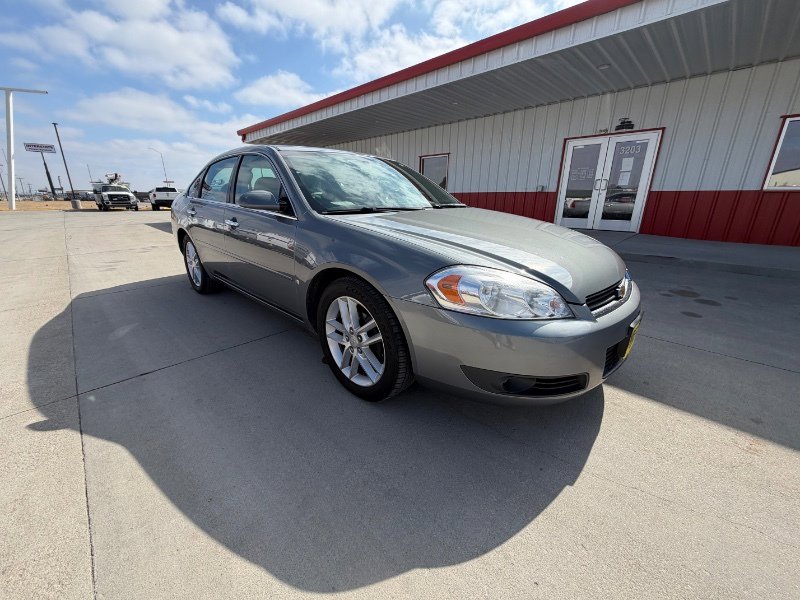 Used 2008 Chevrolet Impala LTZ image 2