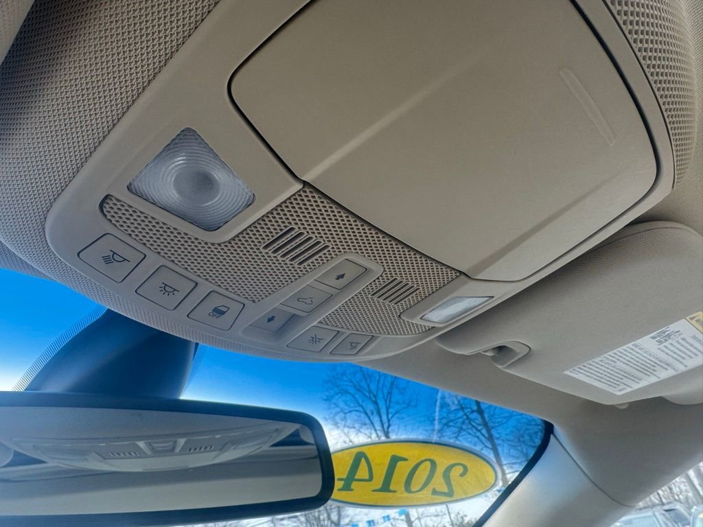 Used 2014 Lincoln MKZ w/ Equipment Group 102A Reserve image 40