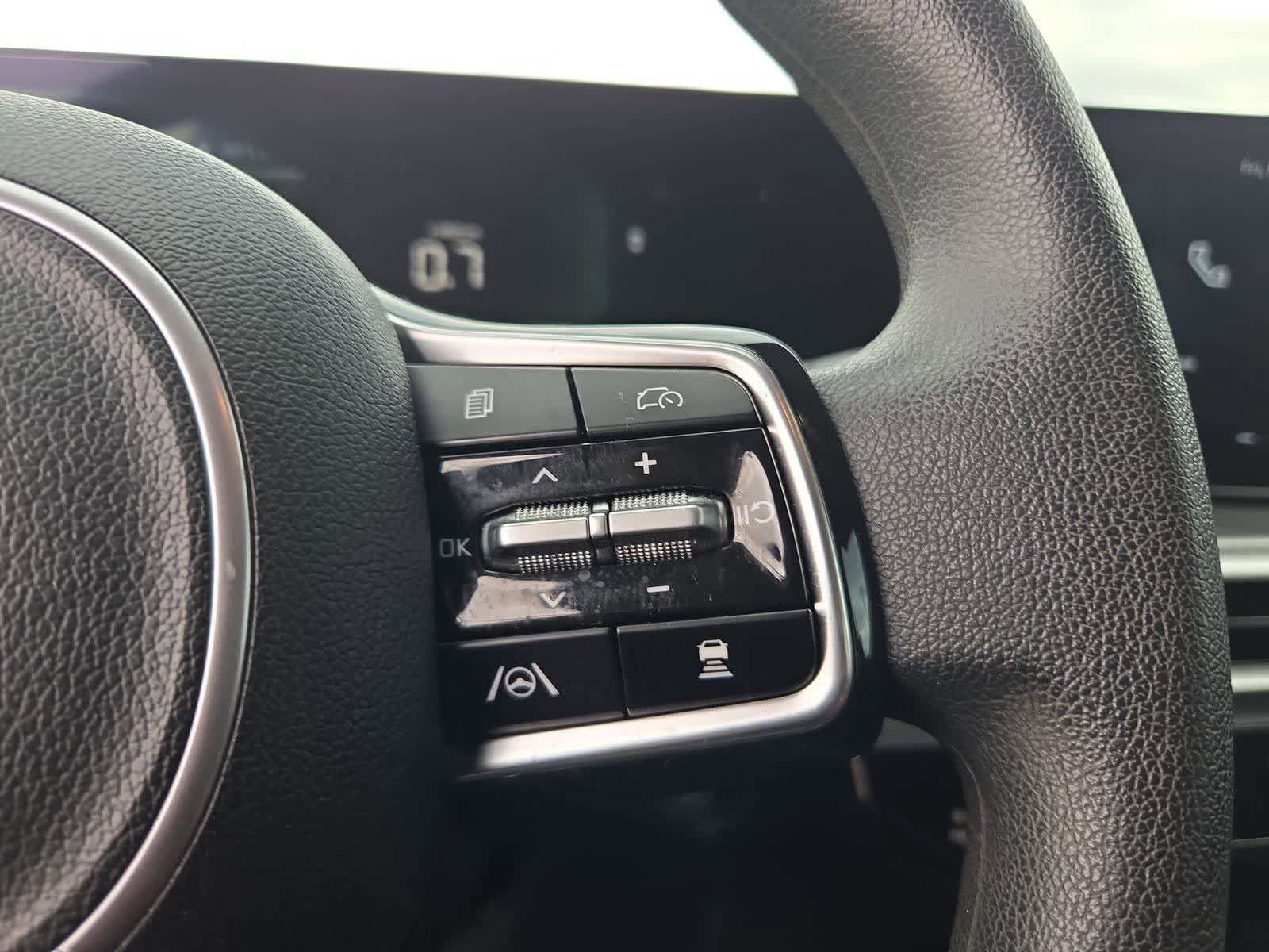 Certified 2024 Kia Sorento LX FWD image 22