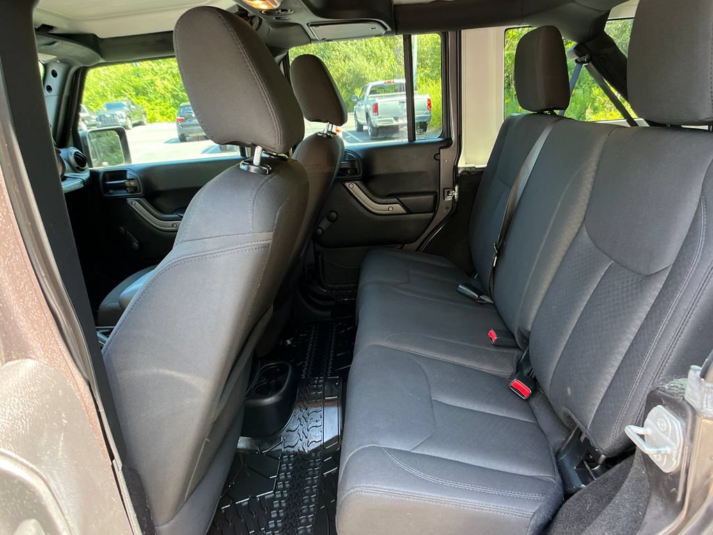Used 2016 Jeep Wrangler Unlimited Sport w/ Connectivity Group AWD/4WD image 20