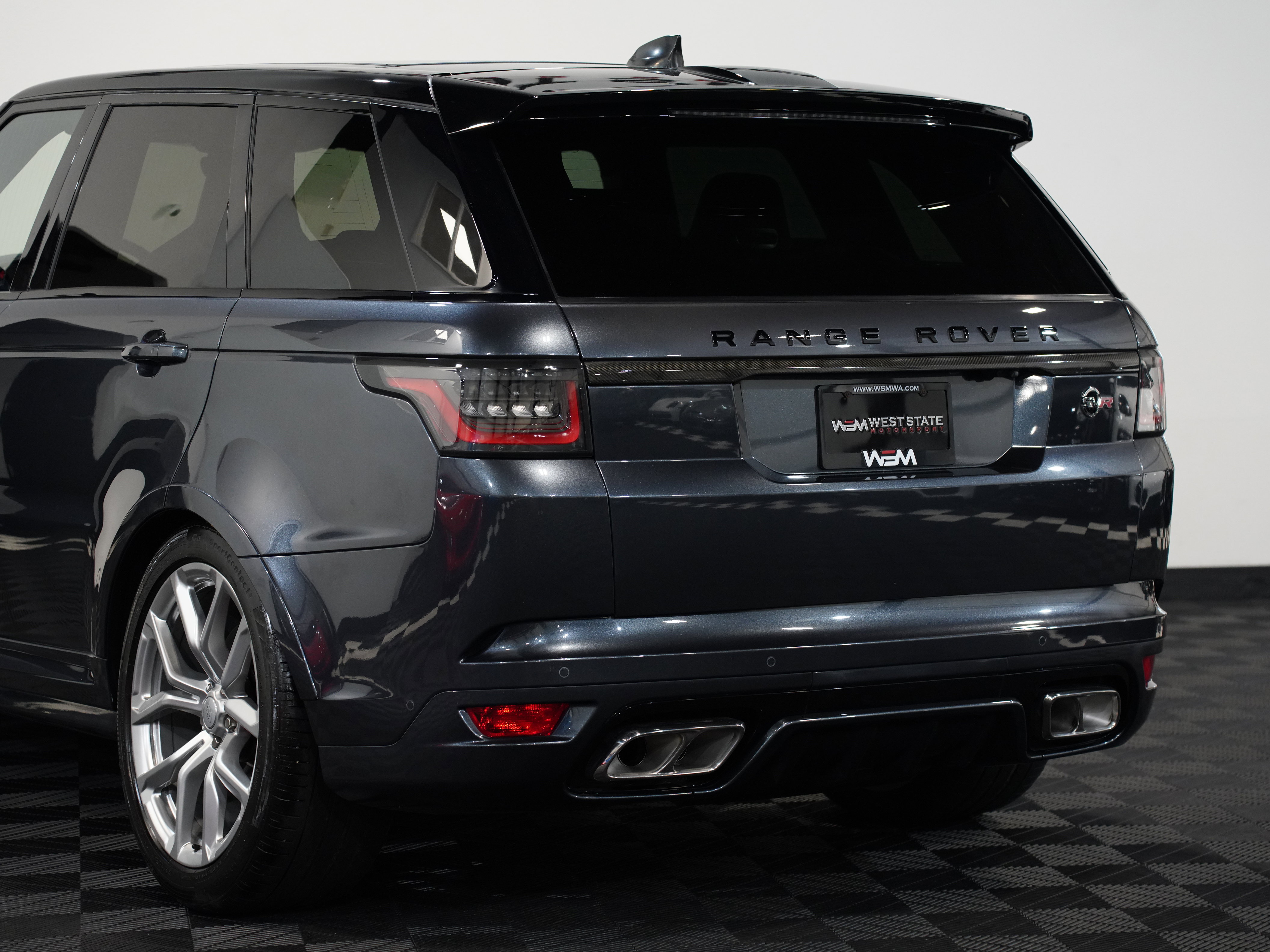 Used 2018 Land Rover Range Rover Sport SVR image 16