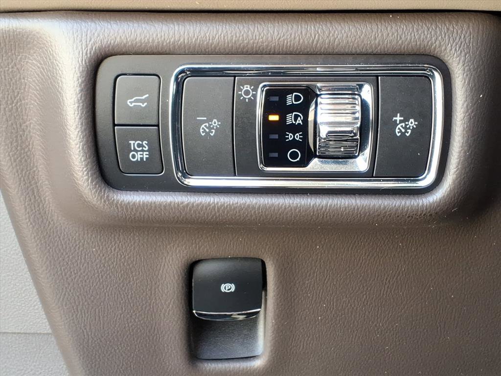 Certified 2022 Lincoln Nautilus AWD w/ Premium Package image 21