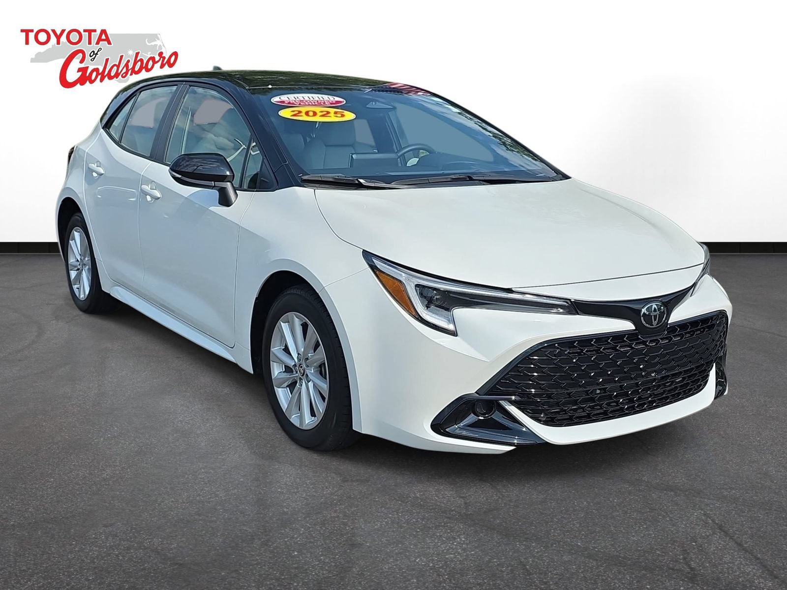 Used 2025 Toyota Corolla SE FWD image 3
