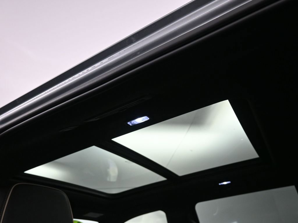 Used 2023 GMC Yukon XL SLT image 18