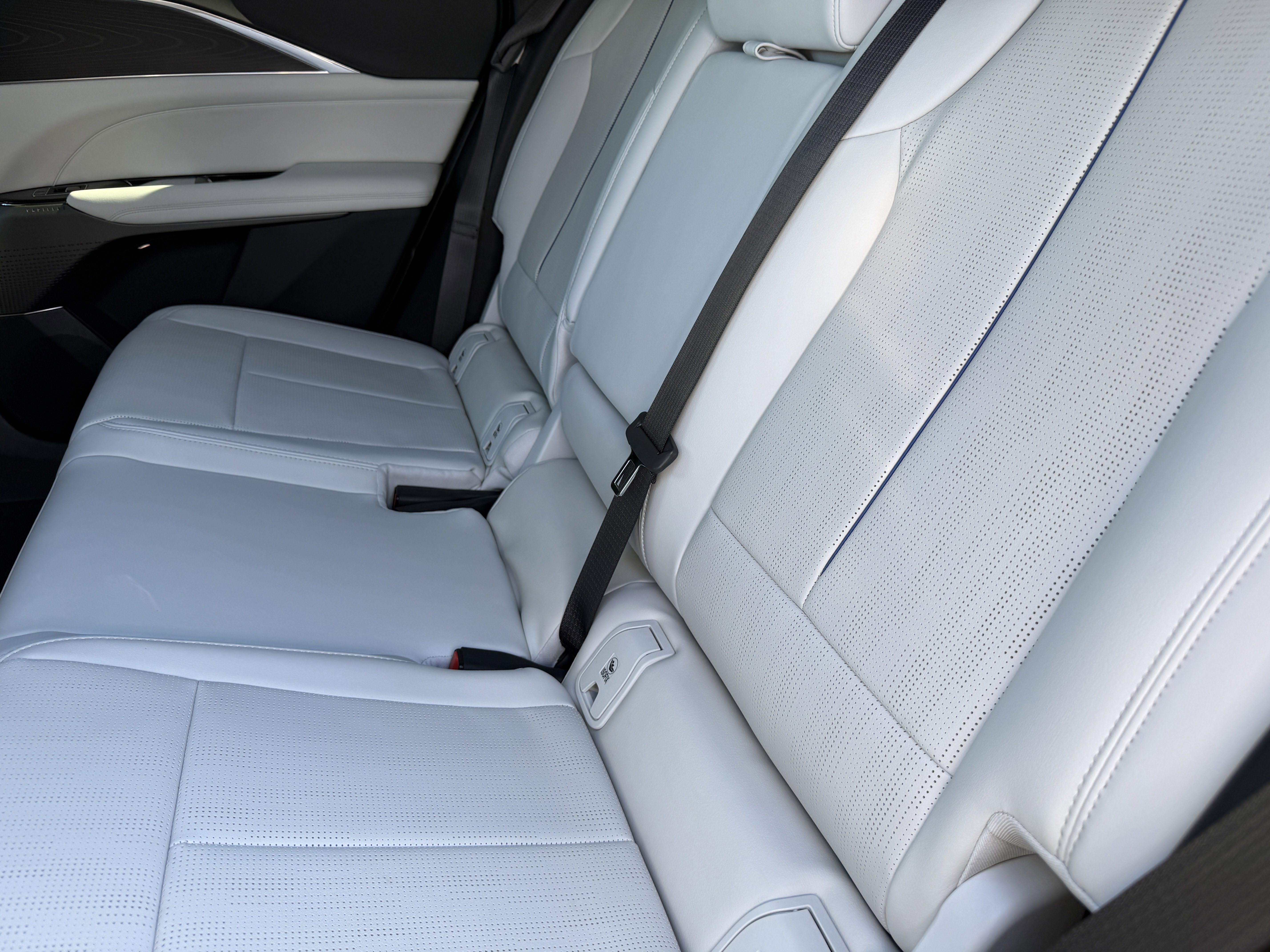 Certified 2024 Cadillac Lyriq Luxury image 17