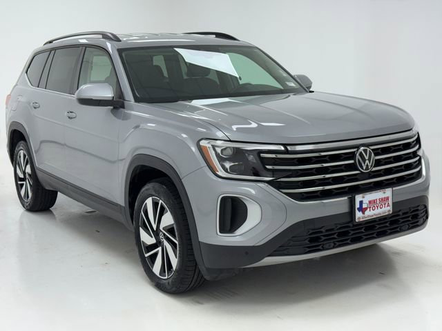 Used 2025 Volkswagen Atlas SE FWD image 2