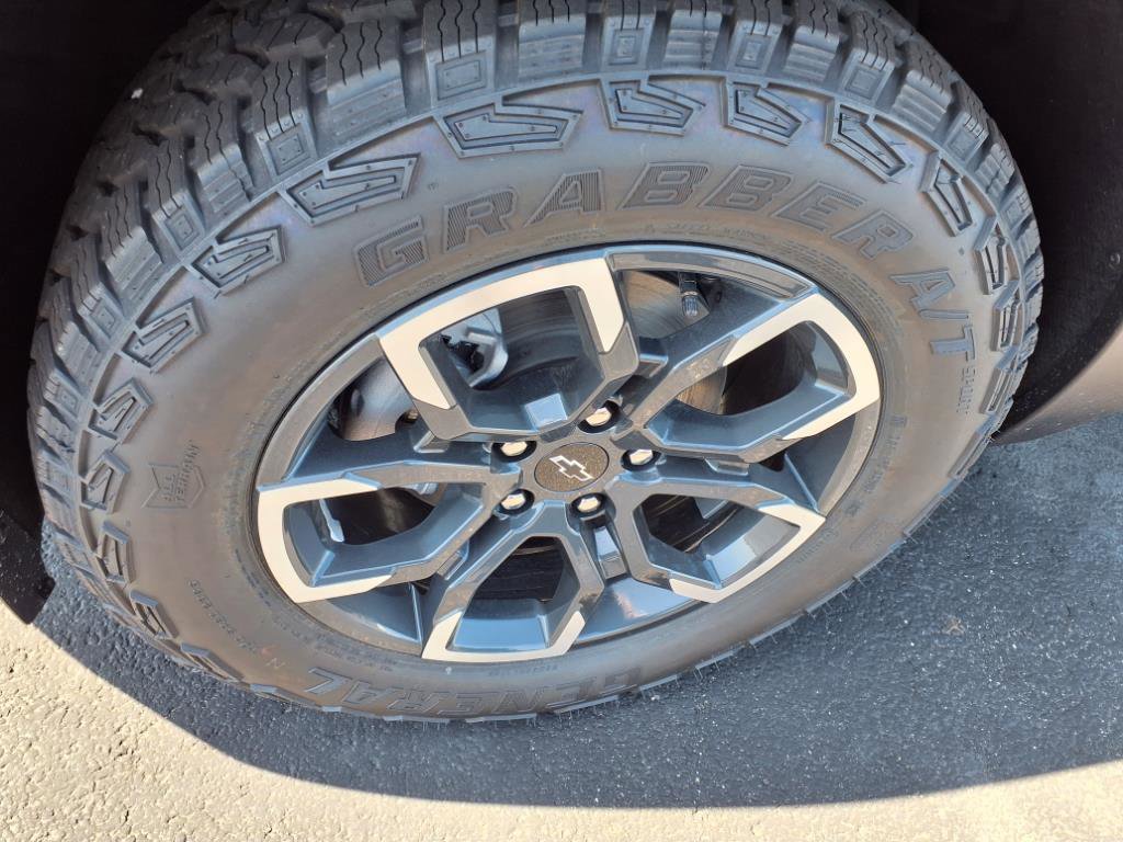 New 2026 Chevrolet Equinox ACTIV w/ Safety and Technology Package image 9