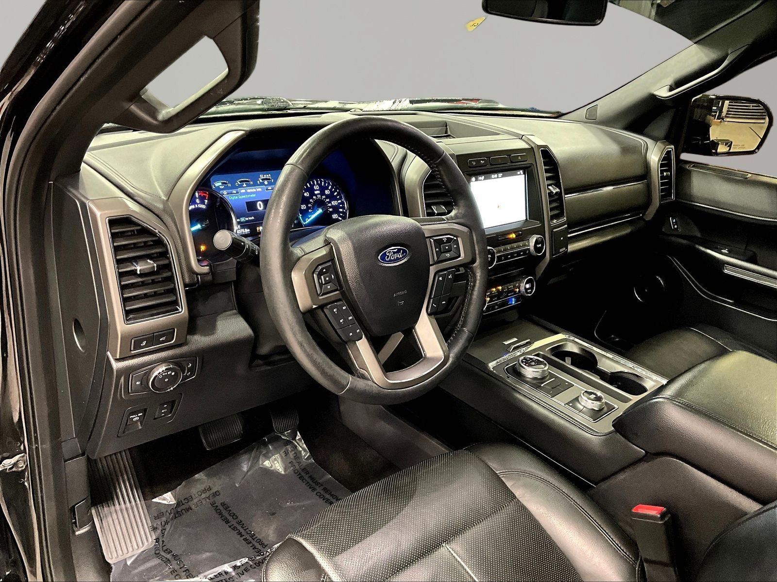 Used 2018 Ford Expedition Max XLT w/ Equipment Group 202A AWD/4WD image 17