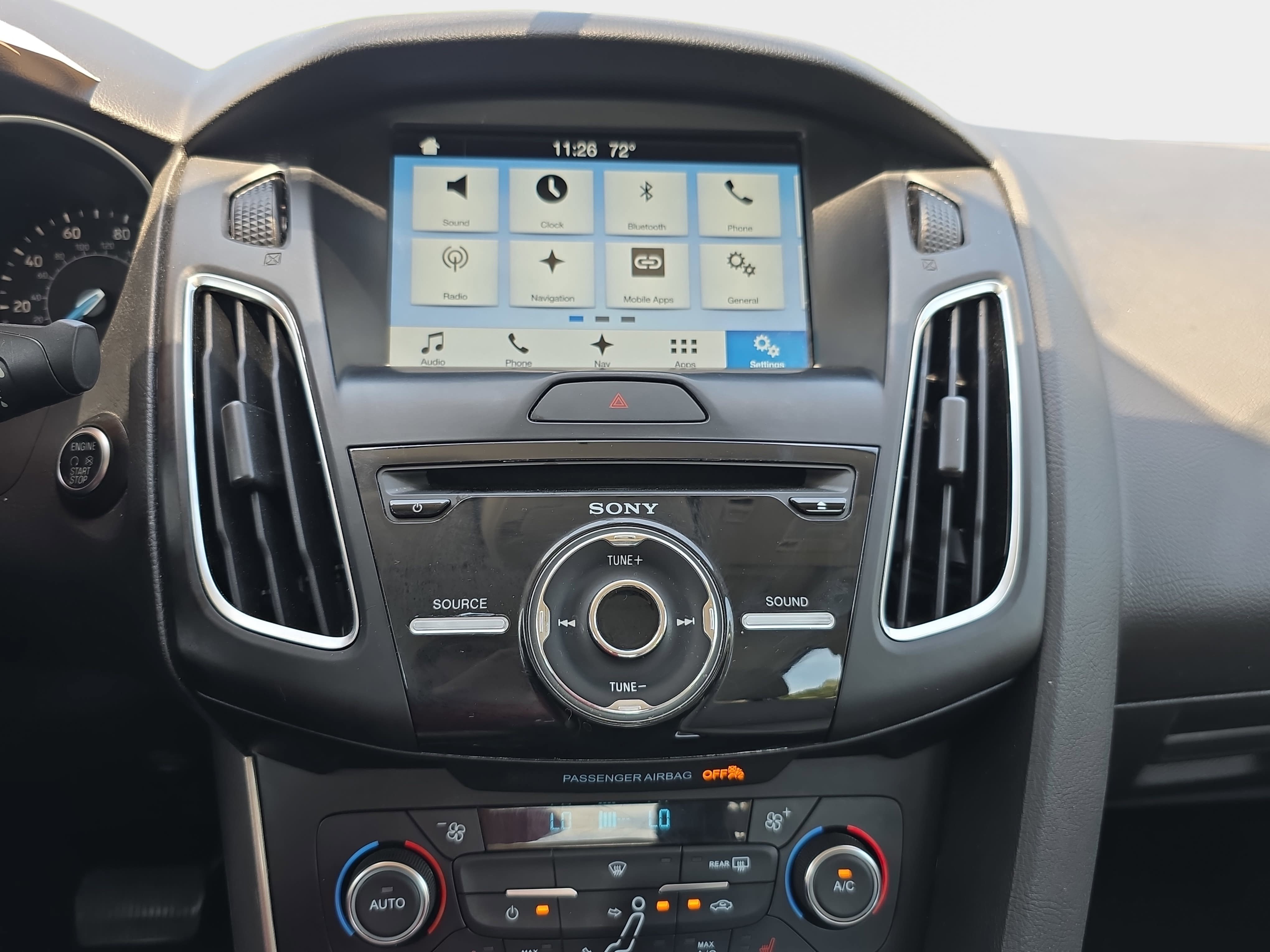 Used 2017 Ford Focus Titanium FWD image 19