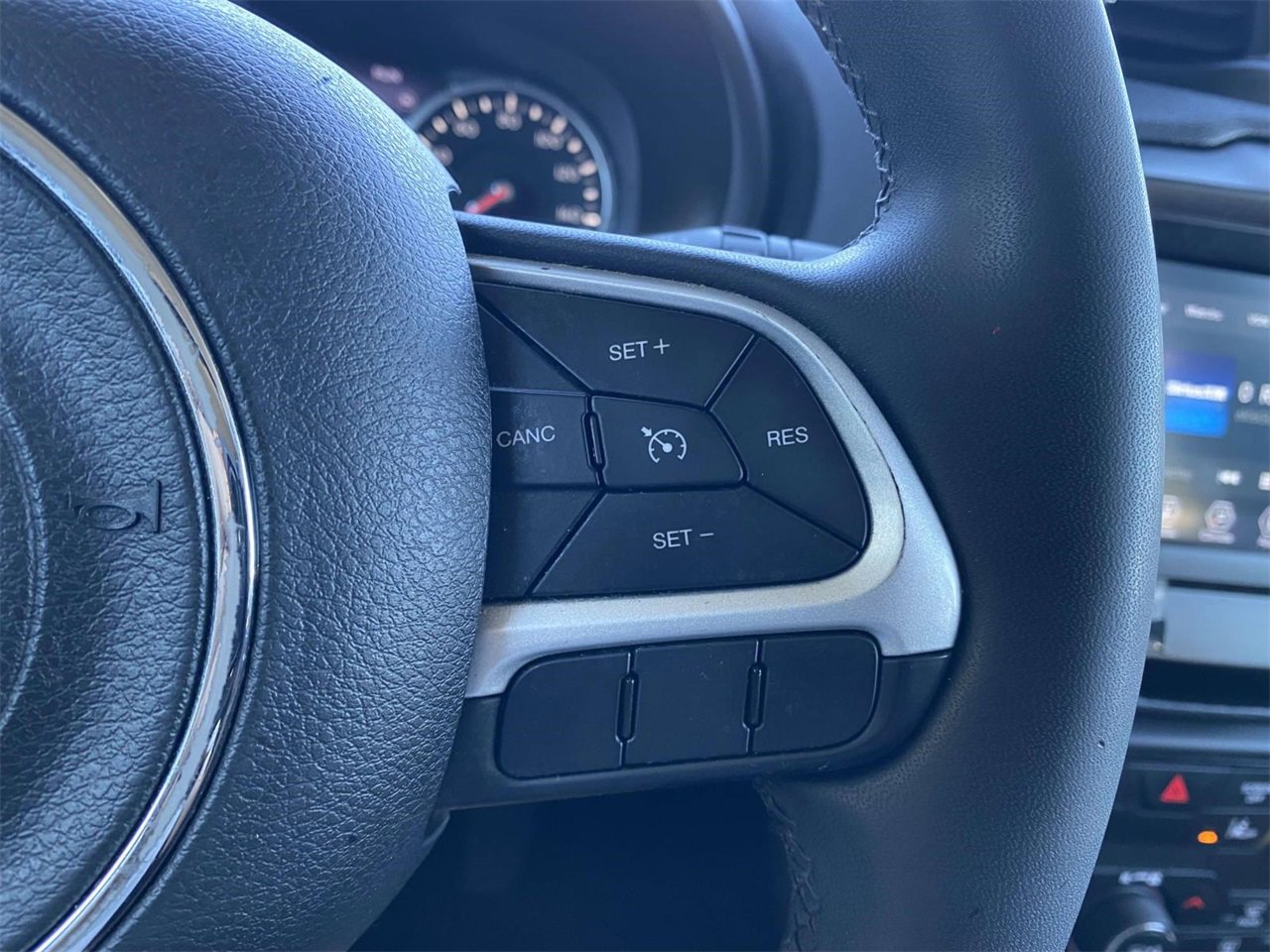 Used 2021 Jeep Renegade Latitude image 20