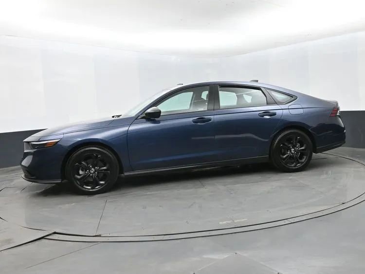 Used 2025 Honda Accord SE image 5