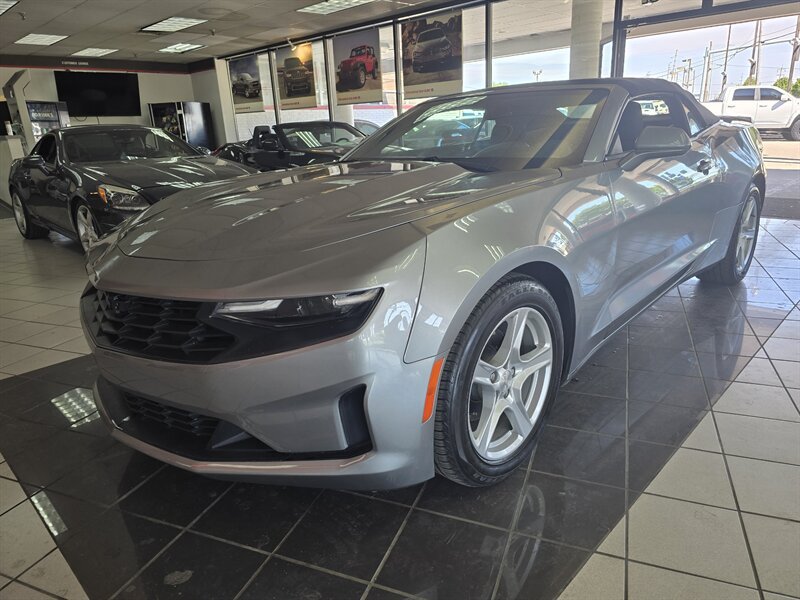 Used 2023 Chevrolet Camaro LT RWD image 4