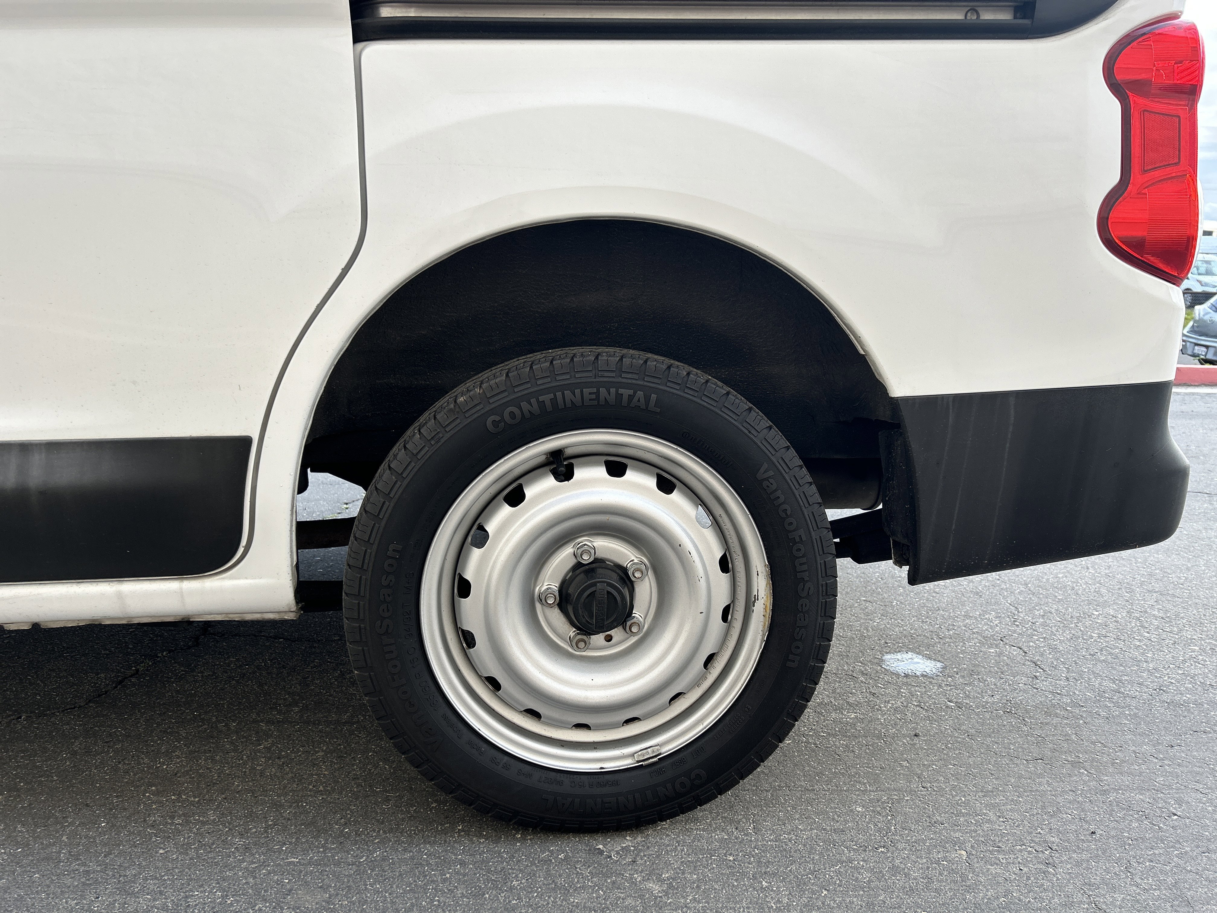 Used 2019 Nissan NV200 S image 16