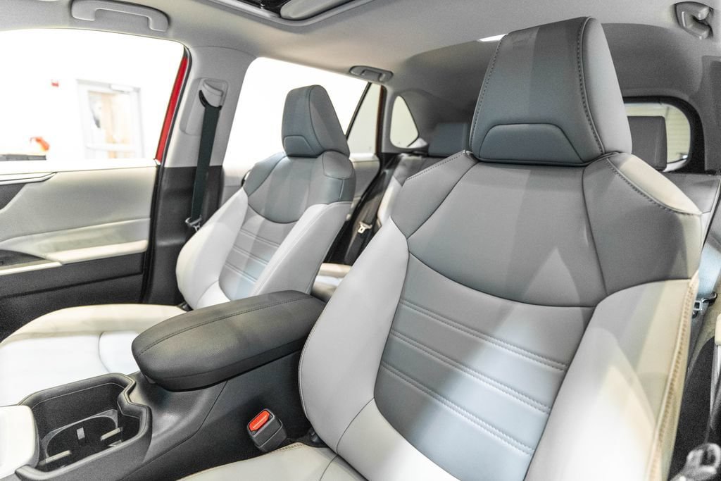 Used 2023 Toyota RAV4 XLE Premium AWD/4WD image 6