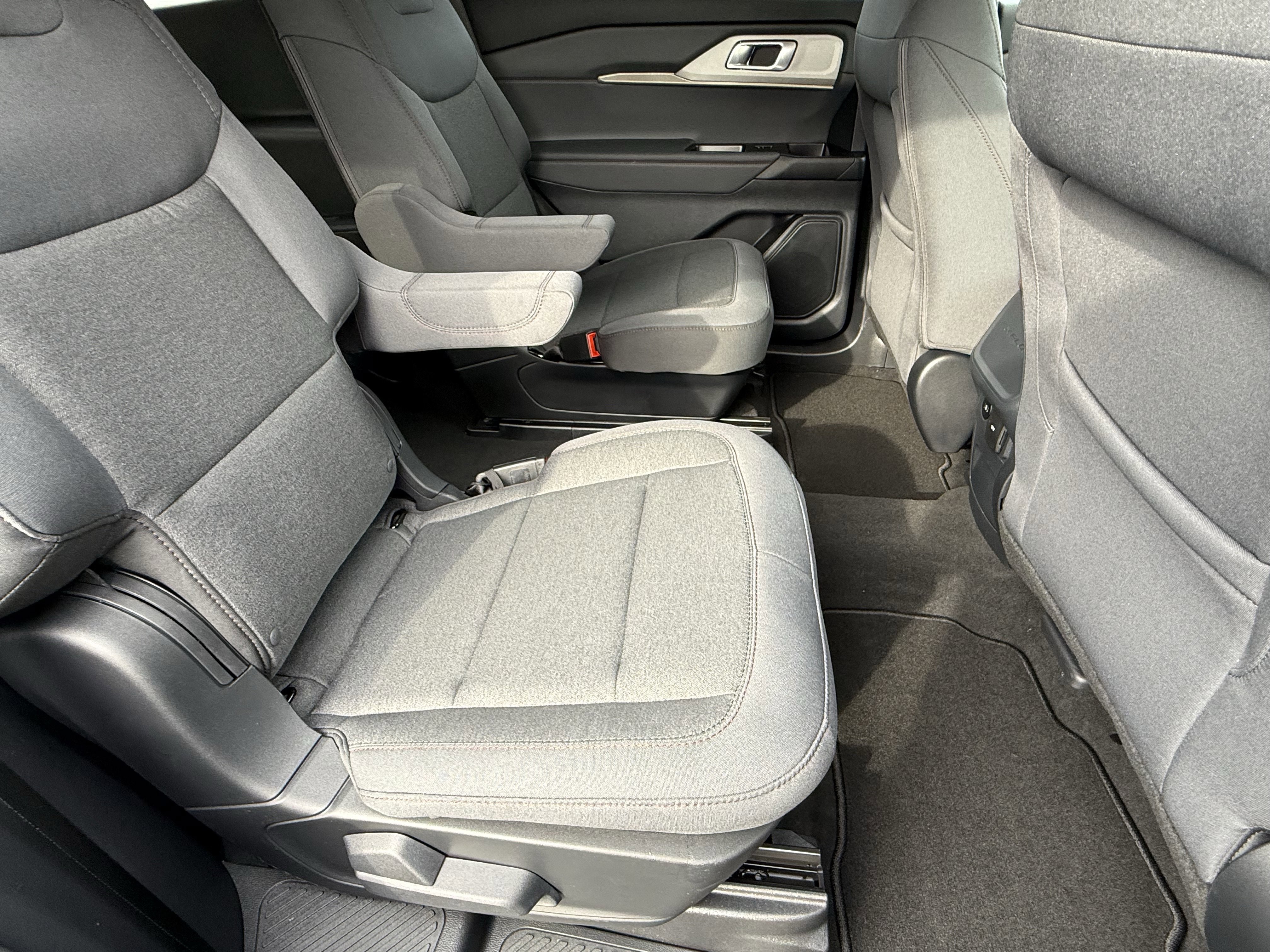New 2026 Ford Explorer Active RWD image 15