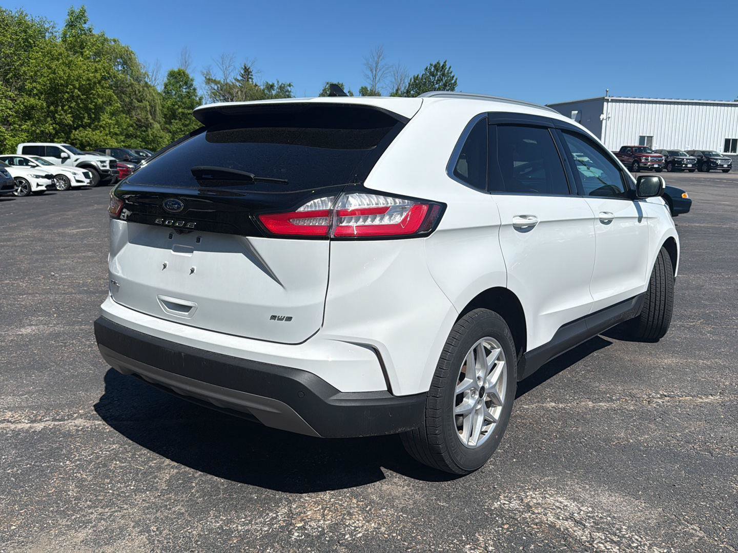 Used 2023 Ford Edge SEL AWD/4WD image 10