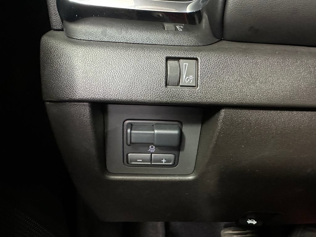 Used 2024 GMC Canyon Elevation w/ Convenience Package AWD/4WD image 25