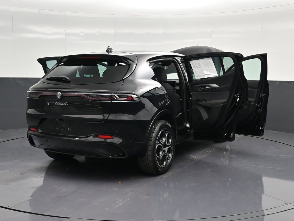 Used 2025 Alfa Romeo Tonale AWD/4WD image 42