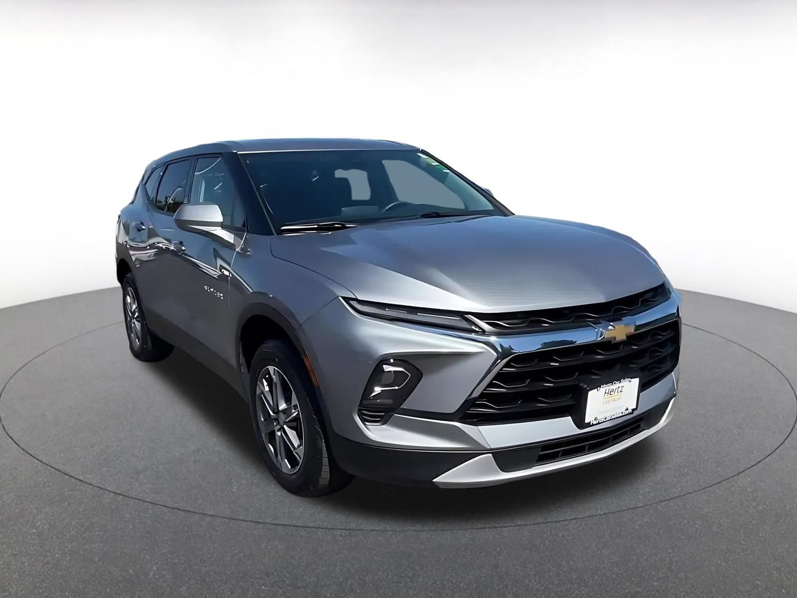 Used 2025 Chevrolet Blazer LT FWD image 3
